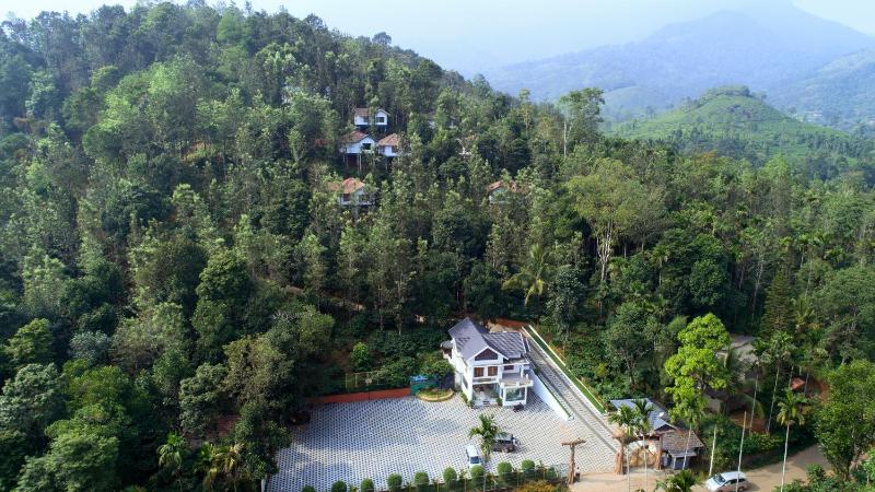 Peter's Coffee Creek Wayanad Pool Resort - image 29