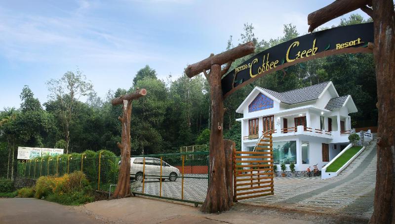 Peter's Coffee Creek Wayanad Pool Resort - image 7