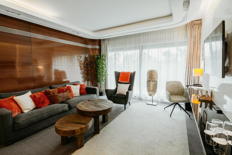 Two-Bedroom Apartment with Terrace image 4