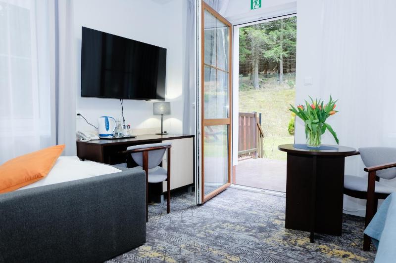 Double Room with Terrace image 3