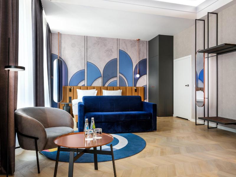 Superior Double Room with Sofa image 2