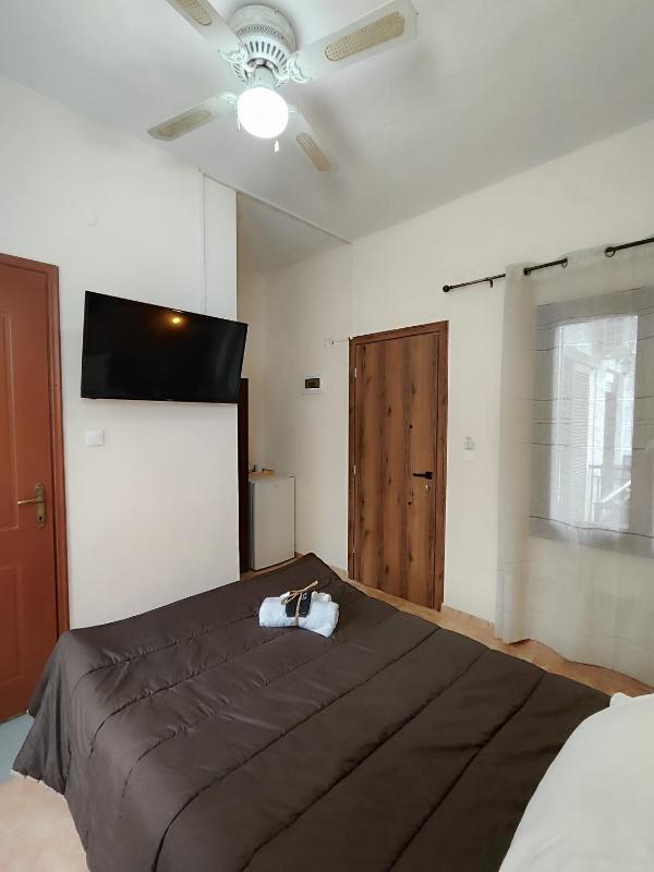 Single Room with Mountain View image 3