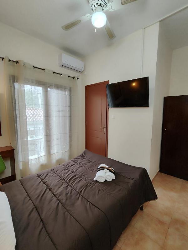 Single Room with Mountain View image 4