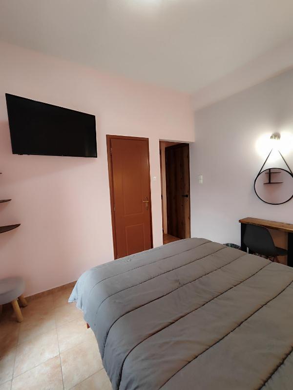 Double Room with Mountain View image 4