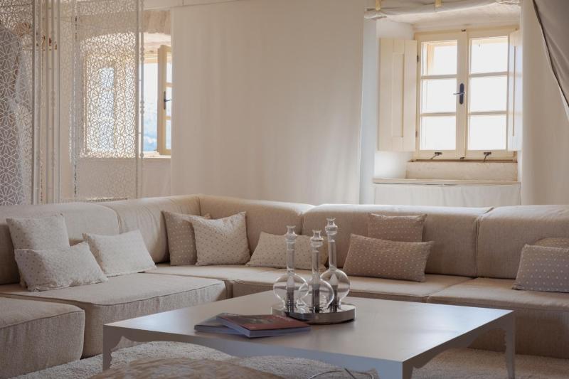 One-Bedroom Apartment - ARABIA image 1
