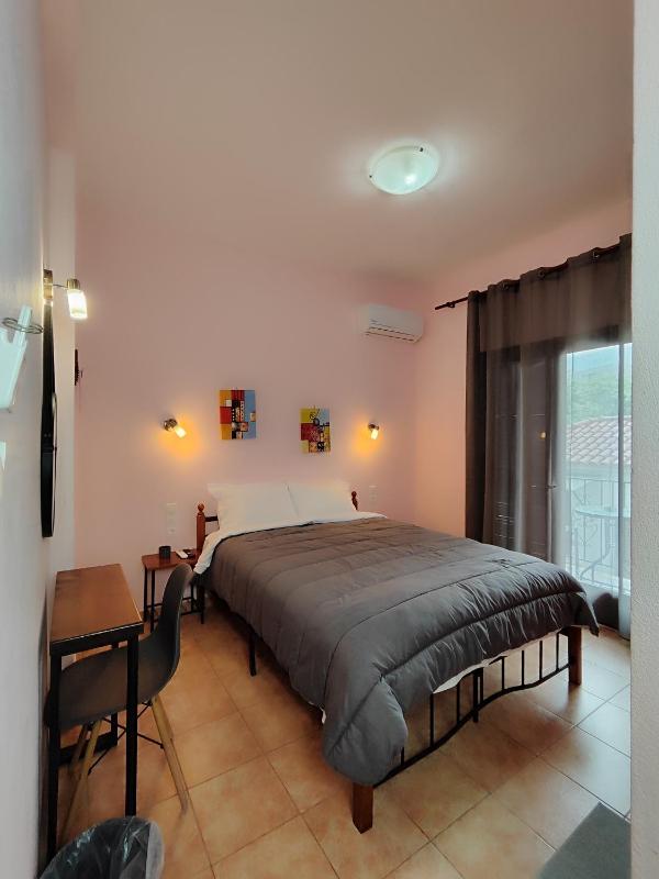 Double Room with Mountain View image 3