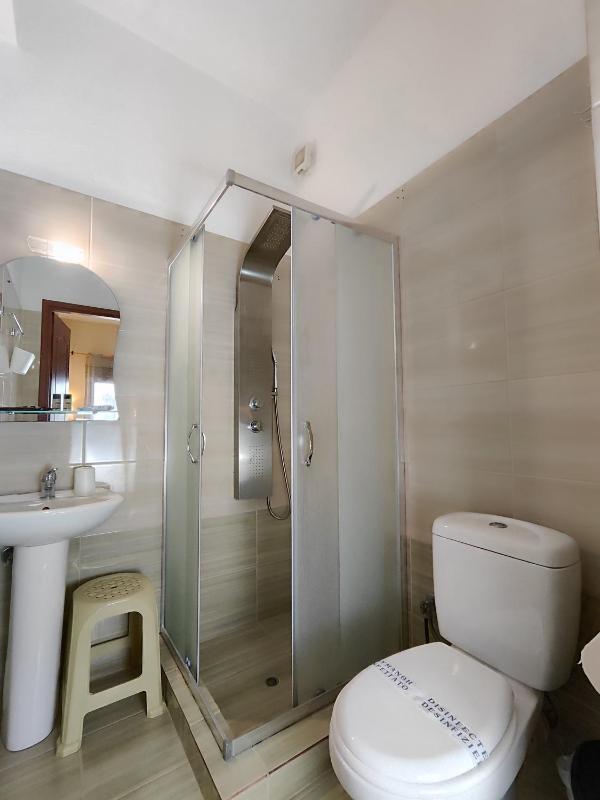 Budget Double Room image 2