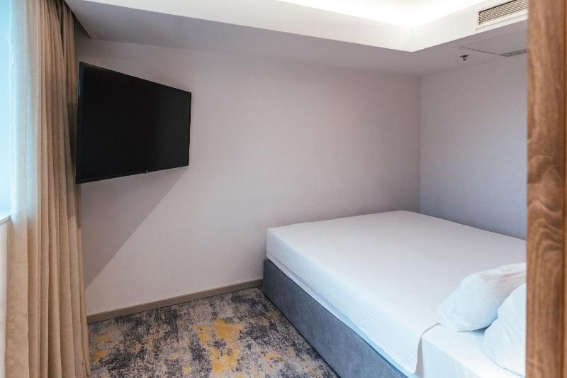 City Hotel Dubrovnik - image 4