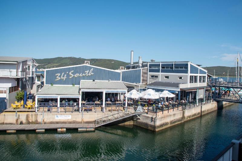 18 Quay West Waterfront- Family Apartments - image 6
