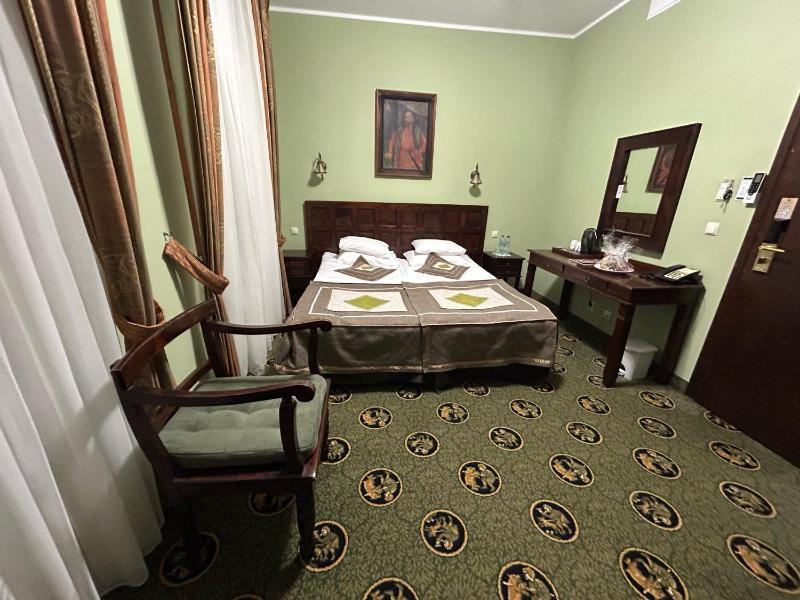 Economy Double Room image 2