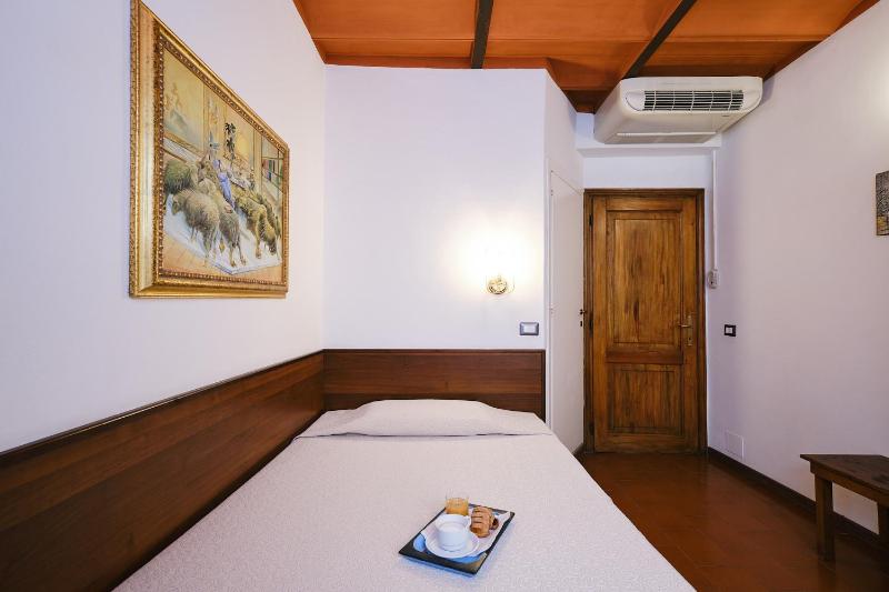 Single Room image 2