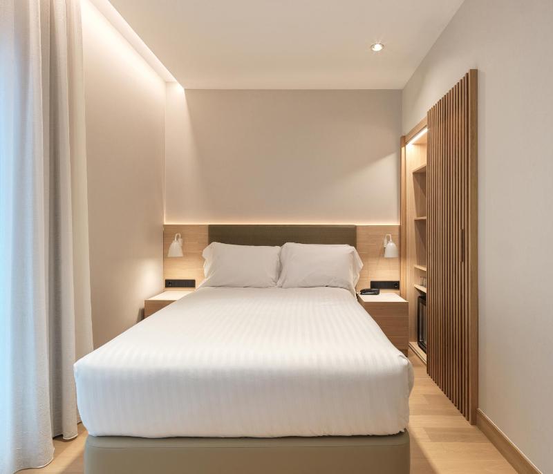Single Room image 1