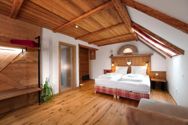 Double or Twin Room with Mountain View image 1