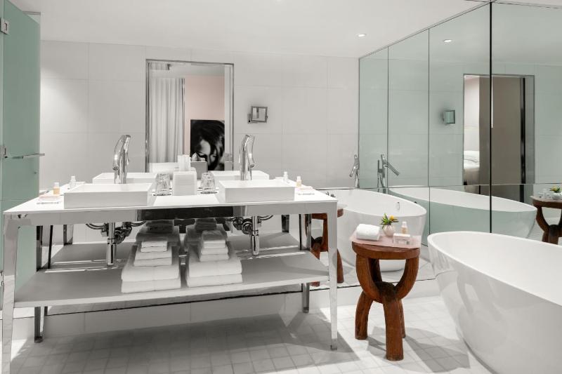 Presidential Suite image 2
