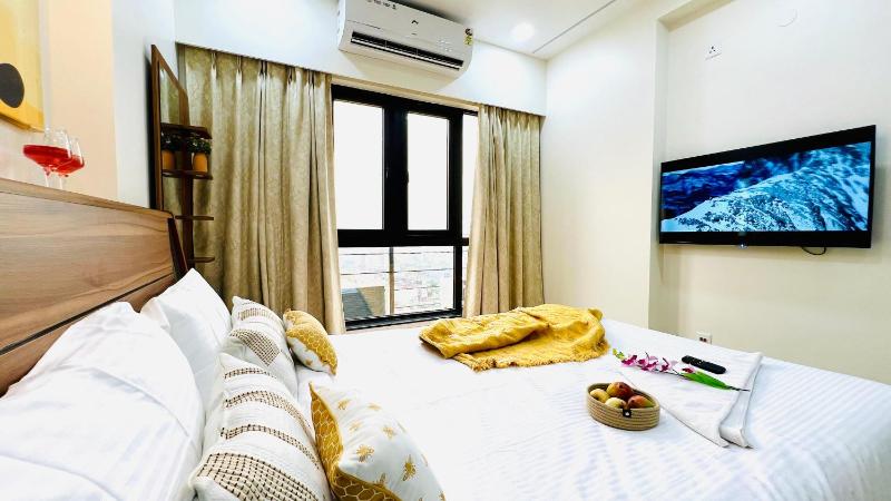 BluO Stylish 2BHK New Town Rajarhat - Skyline View Condo - image 4