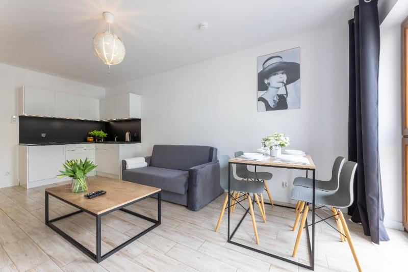 Apartamenty Bałtyckie - Grand Baltic - WIFI Klimatyzacja Sala Zabaw Taras wypoczynkowy centrum Ustki - image 4