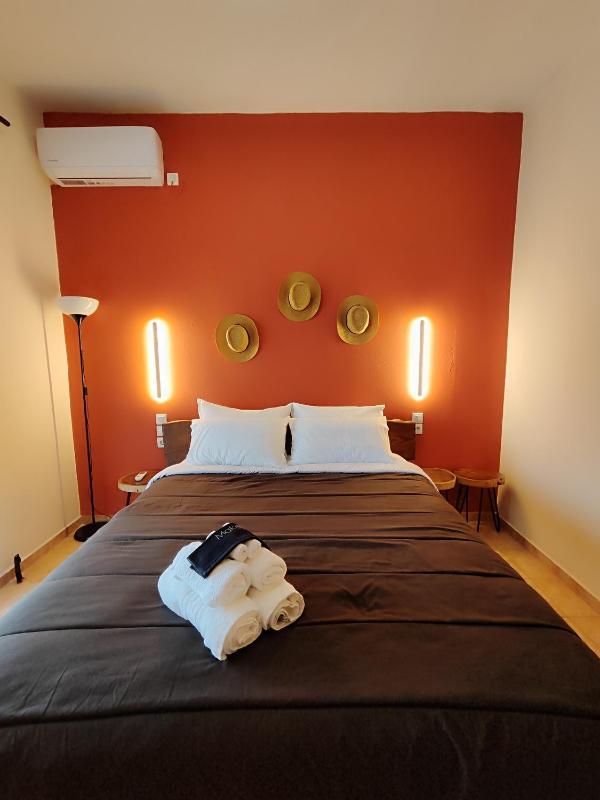 Deluxe Double Room with Sea View image 1