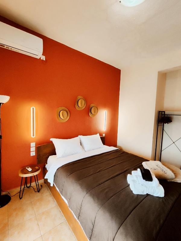 Deluxe Double Room with Sea View image 3