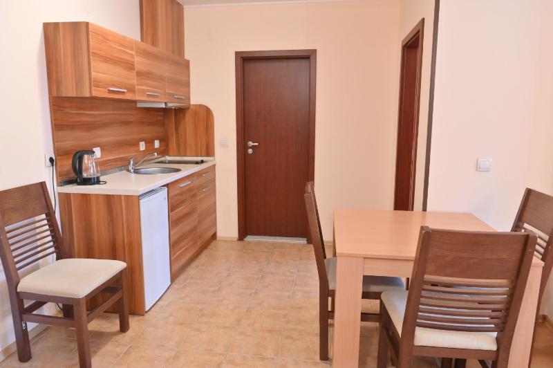 Family Suite with Terrace (2 Adults + 2 Children) image 3