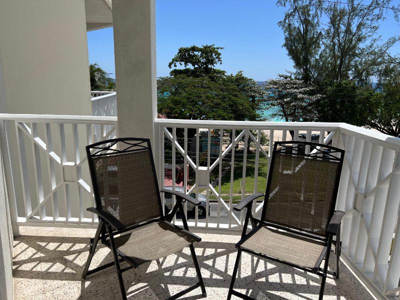 Southern Surf Beach Apartments - image 6