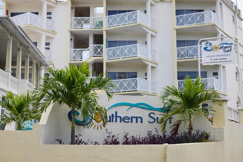 Southern Surf Beach Apartments - image 2