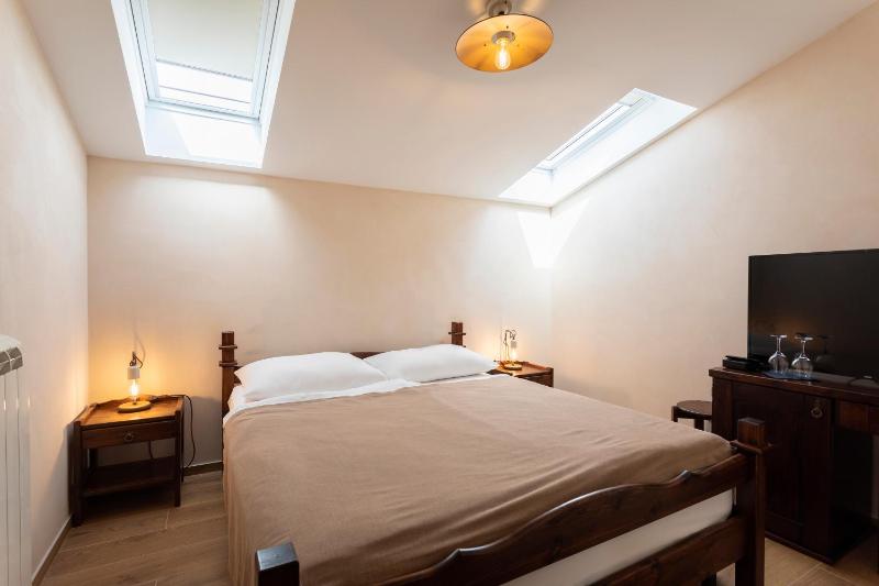 Double or Twin Room image 3
