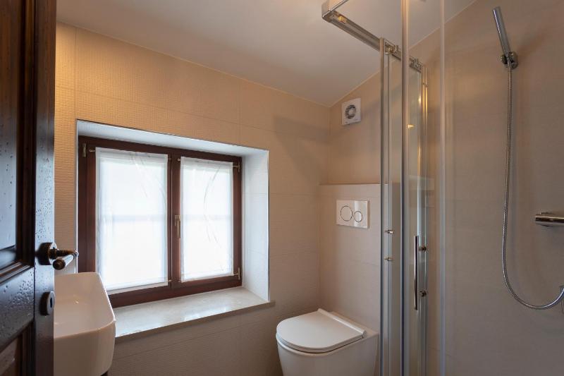Double or Twin Room image 4