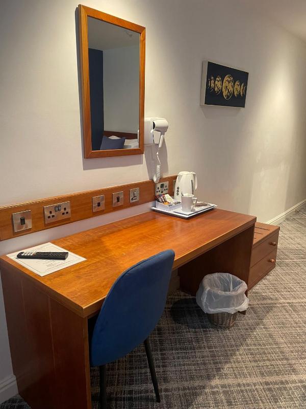 Single Room image 4