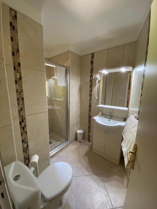 Economy Double Room image 2