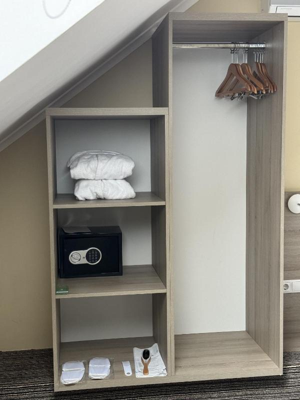 Double or Twin Room image 2