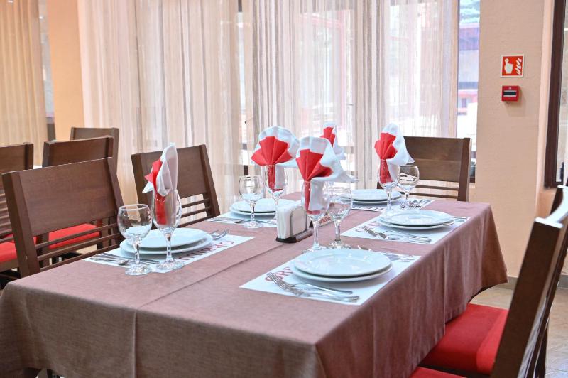 One-Bedroom Apartment with Terrace (3 Adults) image 3