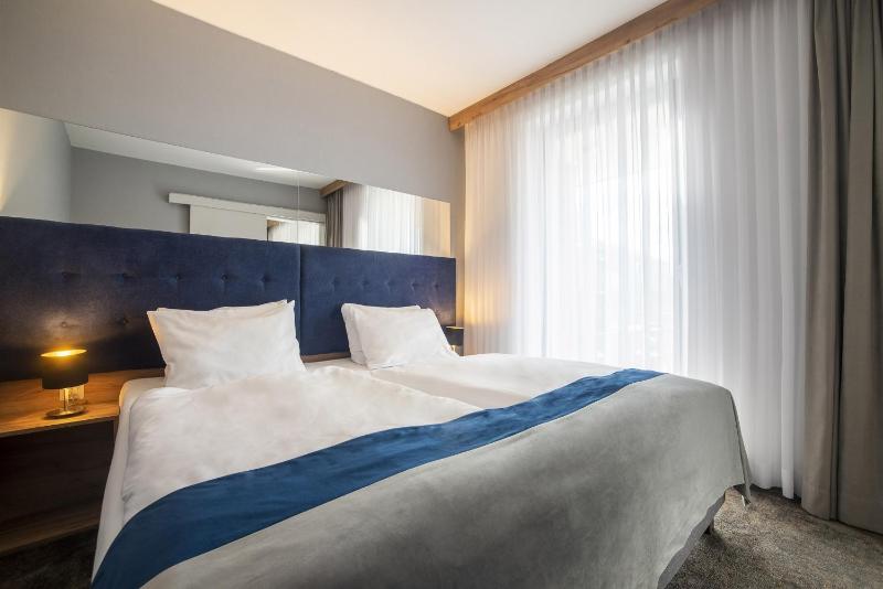 Suite with City View image 4