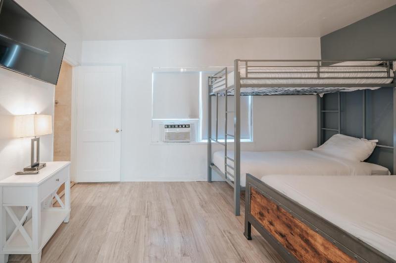 PRAIA Hotel Hollywood - image 5