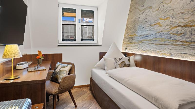 Single Room image 3