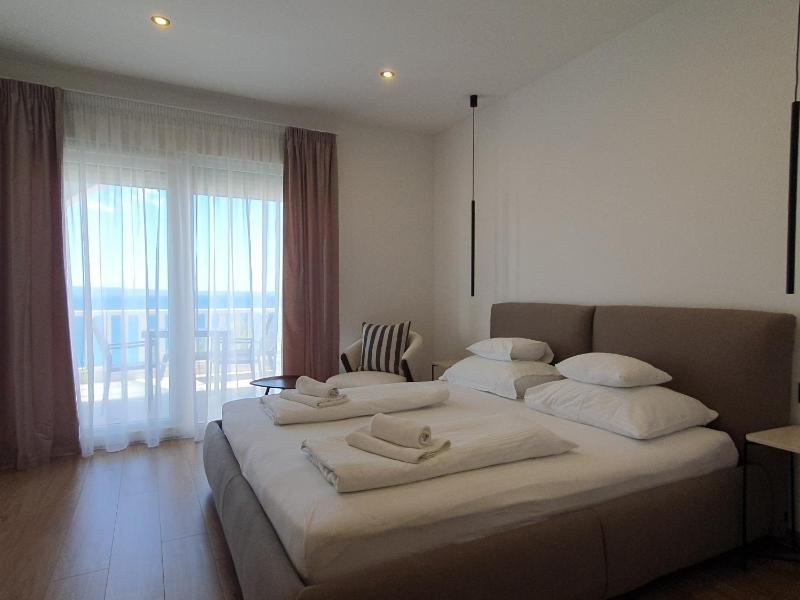 Studio with Terrace and Sea View (2 Adults) image 3