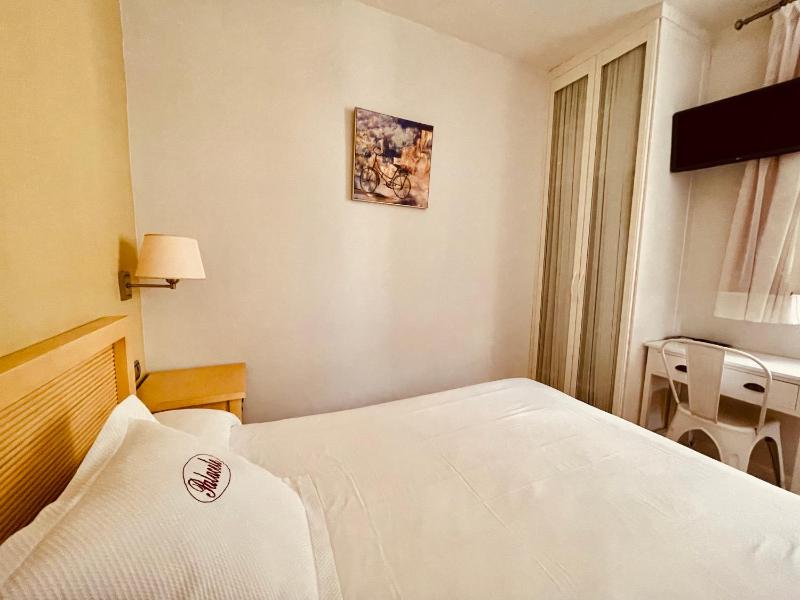 Economy Single Room  image 3