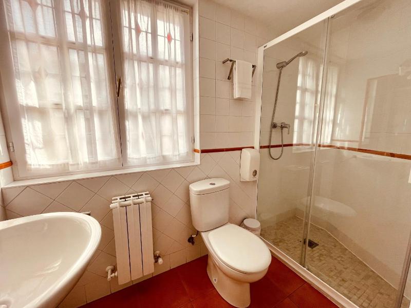 Double Room with View image 4