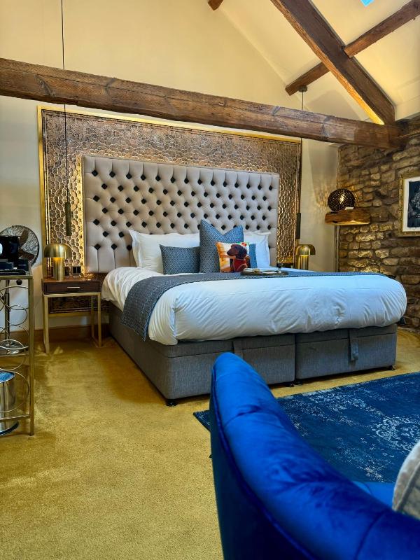 Deluxe King Room image 2