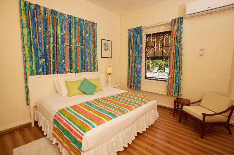 Southern Surf Beach Apartments - image 12