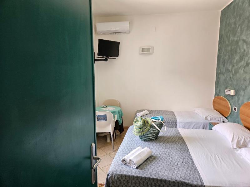 Triple Room image 3