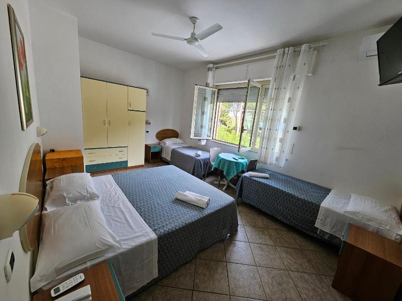 Quadruple Room image 1