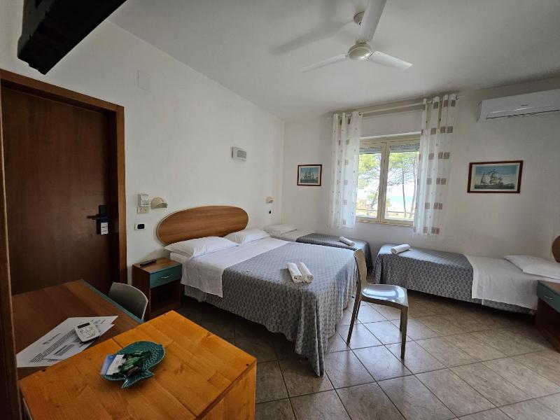 Quadruple Room image 2