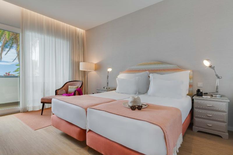 Twin Room image 2