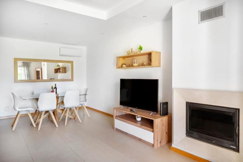 Ground Floor Apartment with Pool - image 3