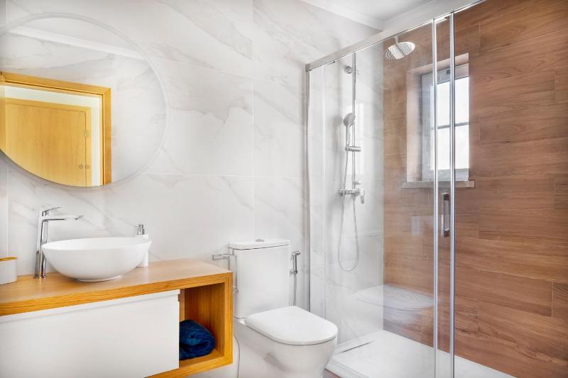 Ground Floor Apartment with Pool - image 9