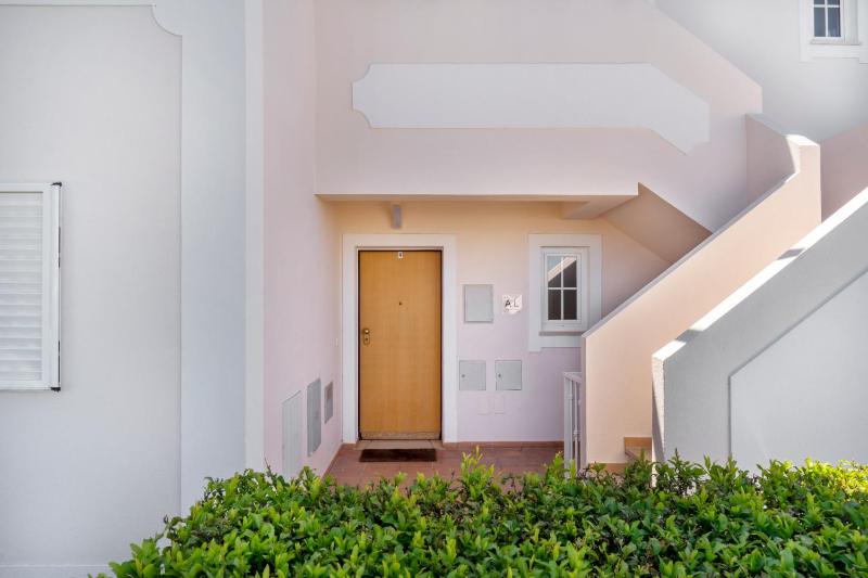 Ground Floor Apartment with Pool - image 25