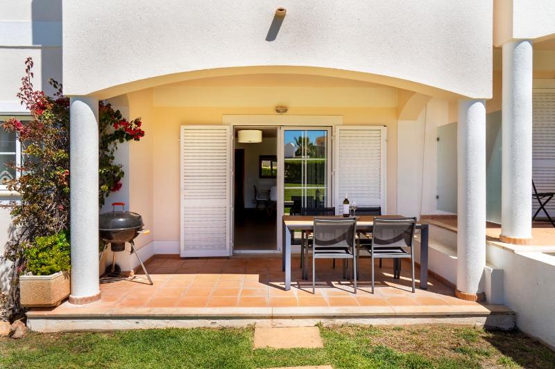 Ground Floor Apartment with Pool - image 12