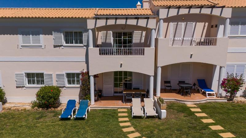Ground Floor Apartment with Pool - image 8