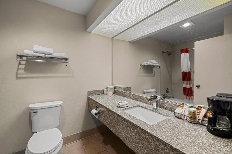 Suite with Two Queen Beds Non-Smoking image 2