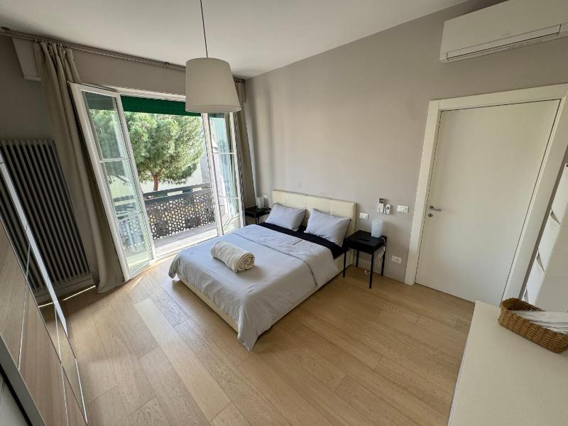 Modern Apartment Florence - image 14